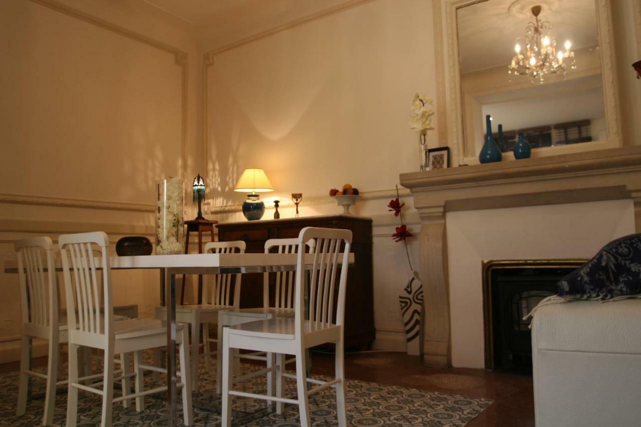 Appart Charme Arenes Nîmes Exteriör bild