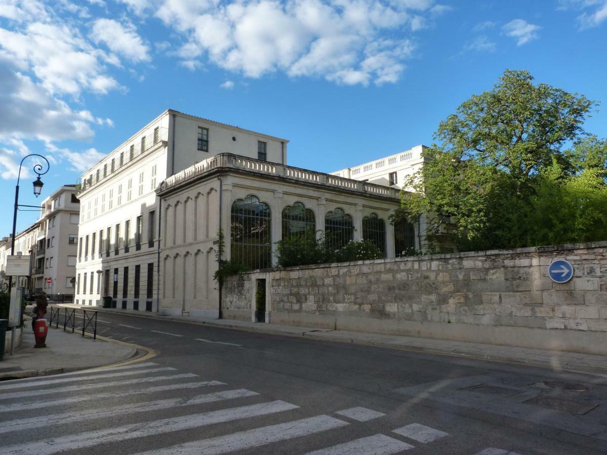 Appart Charme Arenes Nîmes Exteriör bild